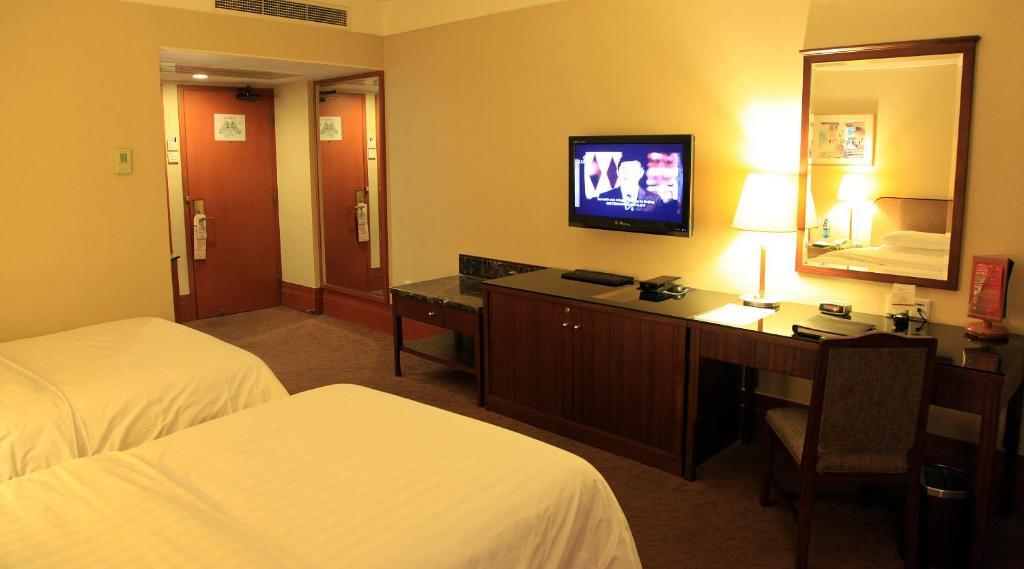 Beijing International Hotel Room photo